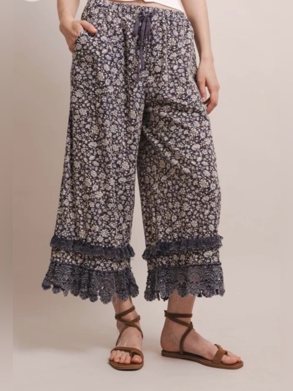 Bluevelvet Floral Wide-Leg Crop Pants with Crochet Trim